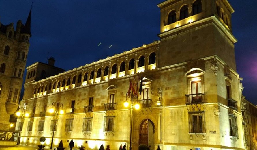 Palacio De Los Guzmanes, Spain